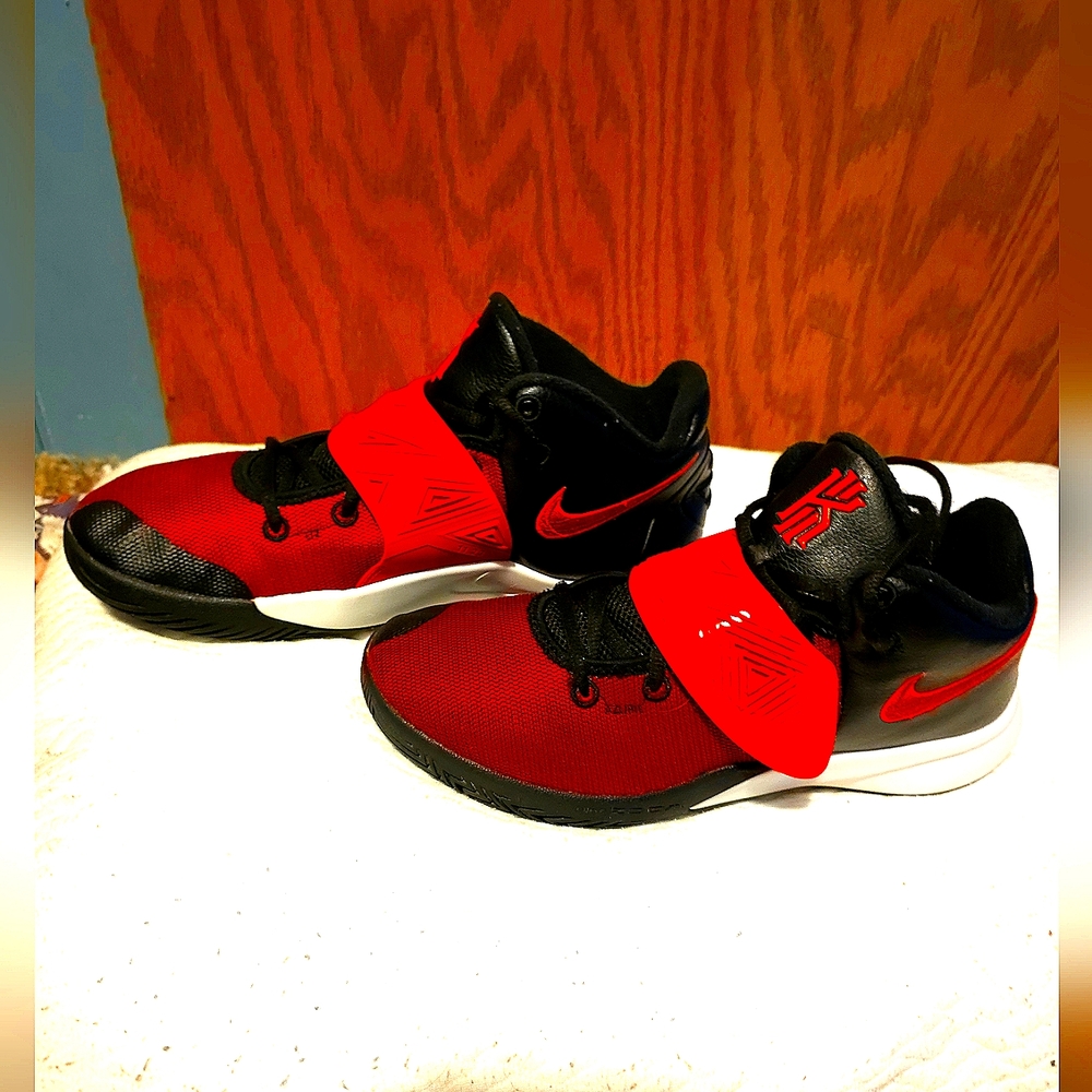 Nike Kyrie Irving flytrap 3's size 10 mna - Picture 3 of 4